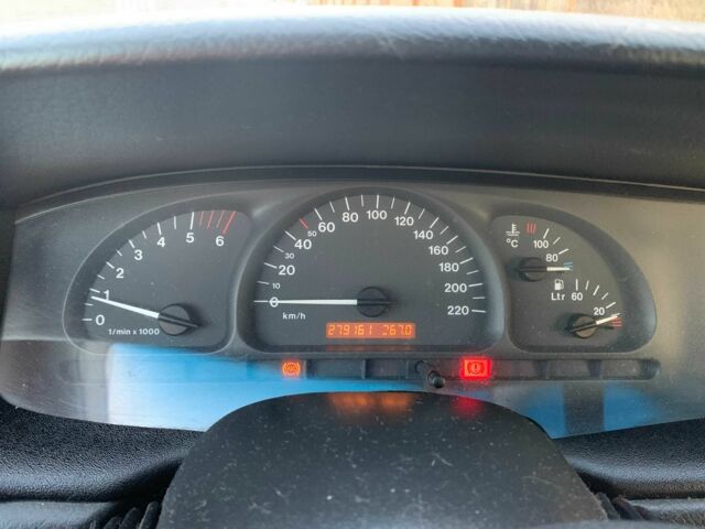 Серый Опель Вектра, объемом двигателя 2 л и пробегом 279 тыс. км за 1900 $, фото 10 на Automoto.ua