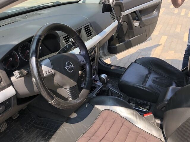 Серый Опель Вектра, объемом двигателя 1.8 л и пробегом 300 тыс. км за 3500 $, фото 6 на Automoto.ua