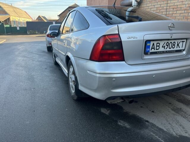 Сірий Опель Вектра, об'ємом двигуна 1.6 л та пробігом 260 тис. км за 2400 $, фото 4 на Automoto.ua