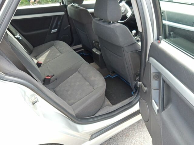 Серый Опель Вектра, объемом двигателя 1.8 л и пробегом 300 тыс. км за 4000 $, фото 17 на Automoto.ua