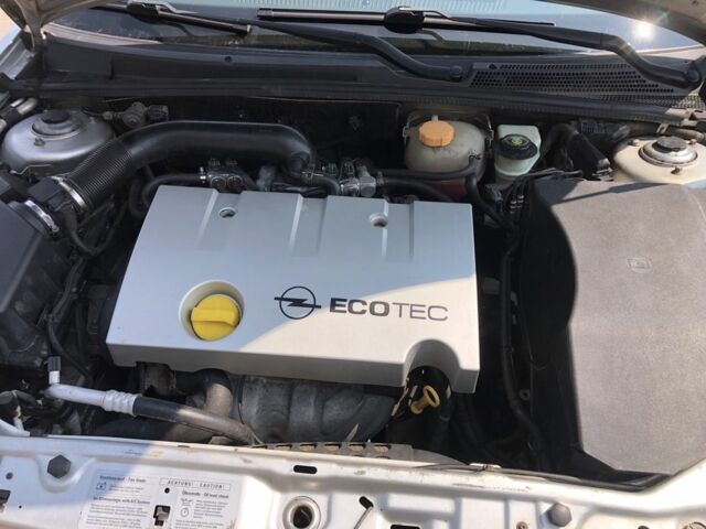 Серый Опель Вектра, объемом двигателя 1.8 л и пробегом 300 тыс. км за 3500 $, фото 4 на Automoto.ua