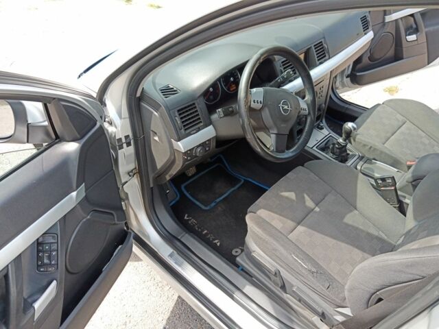 Серый Опель Вектра, объемом двигателя 1.8 л и пробегом 300 тыс. км за 4000 $, фото 8 на Automoto.ua