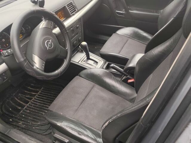 Серый Опель Вектра, объемом двигателя 2.2 л и пробегом 309 тыс. км за 5000 $, фото 4 на Automoto.ua