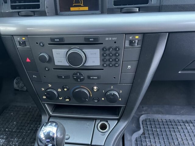 Сірий Опель Вектра, об'ємом двигуна 2.2 л та пробігом 330 тис. км за 3350 $, фото 11 на Automoto.ua