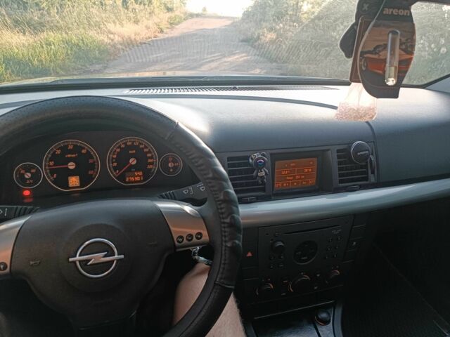 Серый Опель Вектра, объемом двигателя 2.2 л и пробегом 275 тыс. км за 4600 $, фото 10 на Automoto.ua