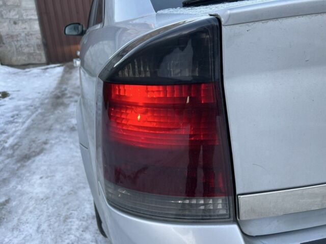 Сірий Опель Вектра, об'ємом двигуна 2.2 л та пробігом 330 тис. км за 3350 $, фото 9 на Automoto.ua