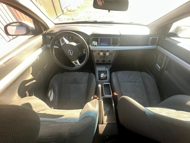 Серый Опель Вектра, объемом двигателя 1.9 л и пробегом 300 тыс. км за 2100 $, фото 4 на Automoto.ua