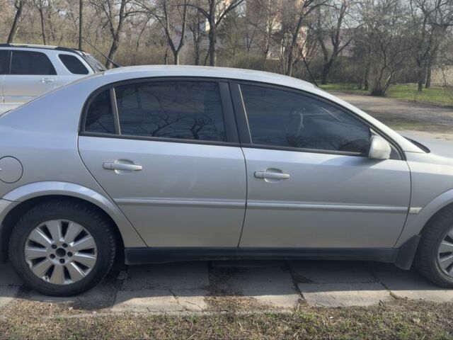 Сірий Опель Вектра, об'ємом двигуна 2.2 л та пробігом 275 тис. км за 4000 $, фото 3 на Automoto.ua