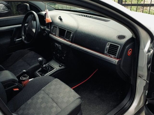 Сірий Опель Вектра, об'ємом двигуна 2.2 л та пробігом 200 тис. км за 5500 $, фото 9 на Automoto.ua