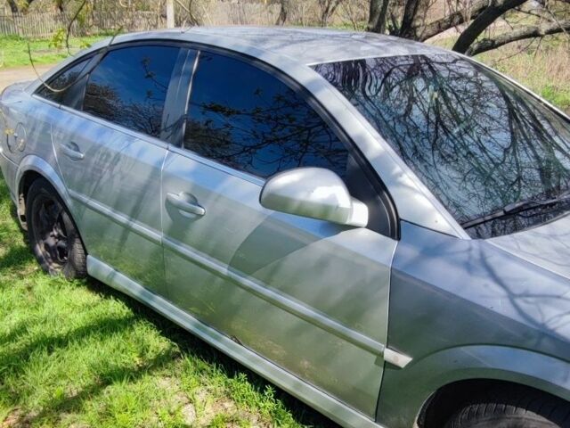 Серый Опель Вектра, объемом двигателя 1.9 л и пробегом 355 тыс. км за 3500 $, фото 5 на Automoto.ua