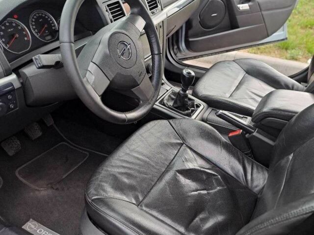 Сірий Опель Вектра, об'ємом двигуна 1.8 л та пробігом 353 тис. км за 5600 $, фото 8 на Automoto.ua