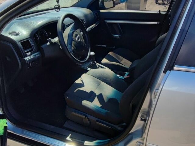 Серый Опель Вектра, объемом двигателя 1.9 л и пробегом 355 тыс. км за 3500 $, фото 9 на Automoto.ua