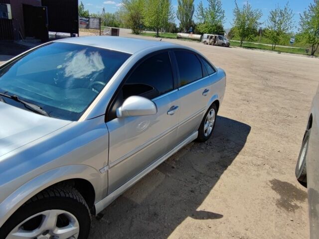 Серый Опель Вектра, объемом двигателя 1.9 л и пробегом 355 тыс. км за 3500 $, фото 16 на Automoto.ua