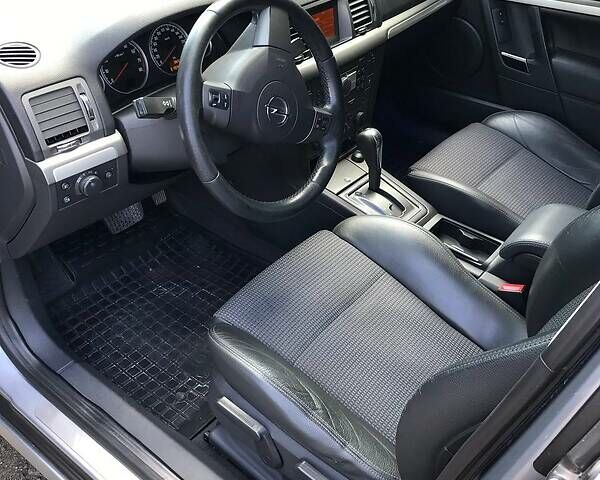 Сірий Опель Вектра, об'ємом двигуна 2.2 л та пробігом 315 тис. км за 6000 $, фото 15 на Automoto.ua