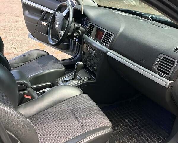 Сірий Опель Вектра, об'ємом двигуна 2.2 л та пробігом 315 тис. км за 6000 $, фото 16 на Automoto.ua