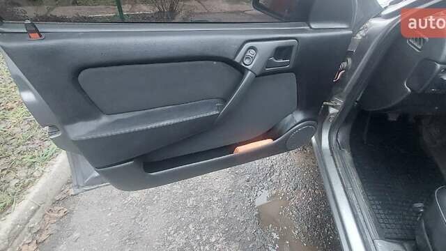 Серый Опель Вектра, объемом двигателя 2 л и пробегом 400 тыс. км за 2200 $, фото 6 на Automoto.ua