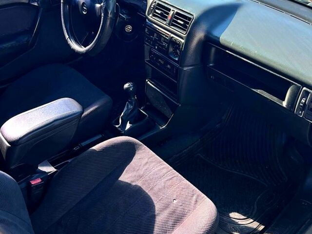 Сірий Опель Вектра, об'ємом двигуна 1.6 л та пробігом 392 тис. км за 1299 $, фото 7 на Automoto.ua