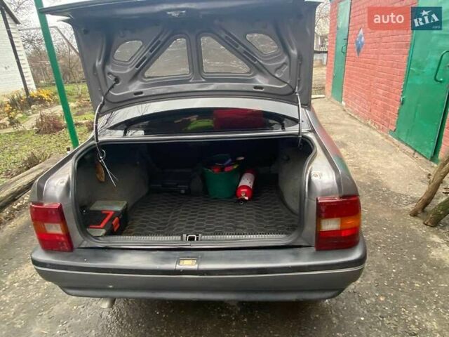 Серый Опель Вектра, объемом двигателя 2 л и пробегом 400 тыс. км за 2200 $, фото 4 на Automoto.ua