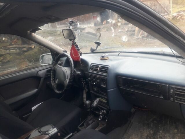 Серый Опель Вектра, объемом двигателя 0 л и пробегом 815 тыс. км за 550 $, фото 4 на Automoto.ua