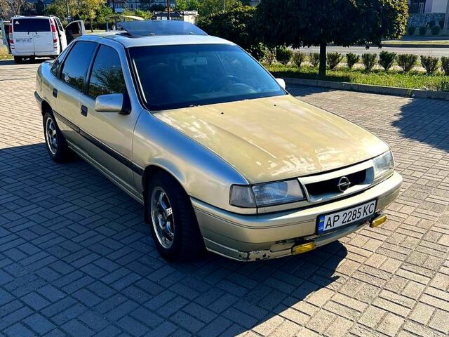 Сірий Опель Вектра, об'ємом двигуна 1.6 л та пробігом 392 тис. км за 1299 $, фото 2 на Automoto.ua