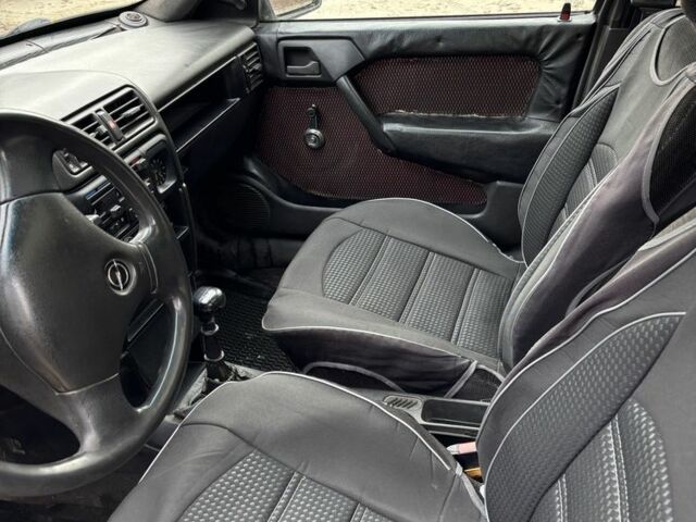 Опель Вектра 1988 в Харькове на Automoto.ua Серый Опель Вектра, объемом двигателя 0 л и пробегом 200 тыс. км за 1000 $, фото 7 на Automoto.ua