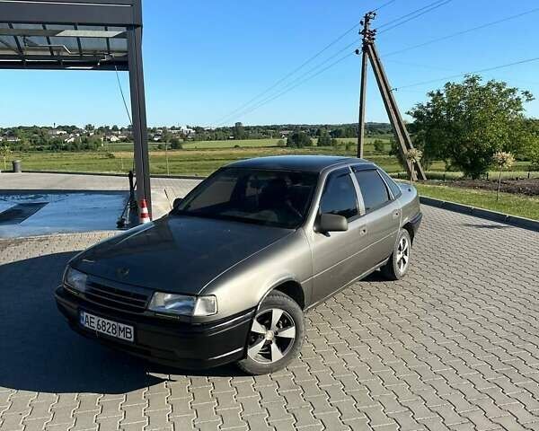 Сірий Опель Вектра, об'ємом двигуна 1.7 л та пробігом 280 тис. км за 1597 $, фото 11 на Automoto.ua