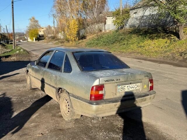 Серый Опель Вектра, объемом двигателя 1.6 л и пробегом 340 тыс. км за 600 $, фото 5 на Automoto.ua