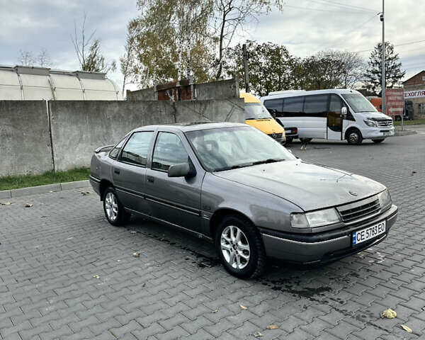 Опель Вектра 1989 у Чернівцях на Automoto.ua Сірий Опель Вектра, об'ємом двигуна 1.6 л та пробігом 265 тис. км за 1350 $, фото 2 на Automoto.ua