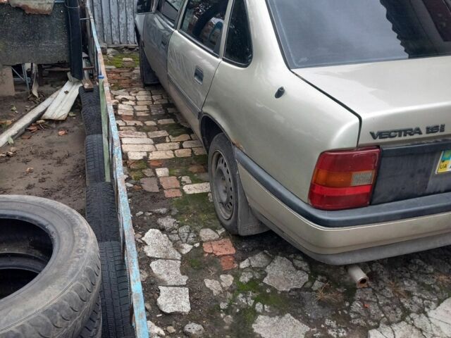 Серый Опель Вектра, объемом двигателя 0 л и пробегом 1 тыс. км за 1000 $, фото 1 на Automoto.ua