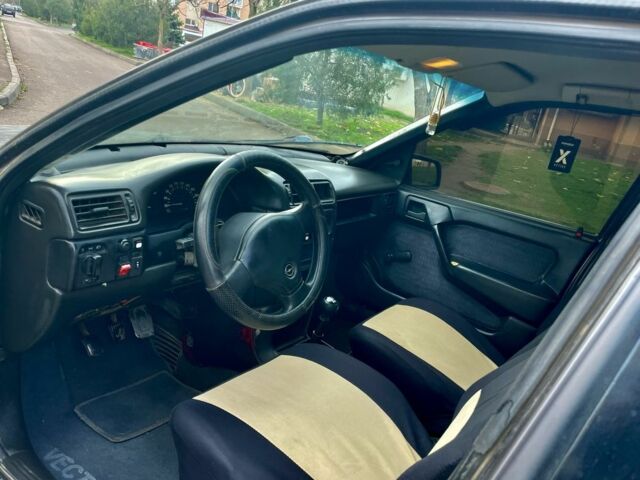 Сірий Опель Вектра, об'ємом двигуна 1.6 л та пробігом 300 тис. км за 820 $, фото 5 на Automoto.ua