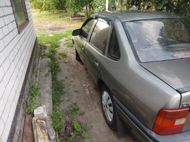 Сірий Опель Вектра, об'ємом двигуна 0 л та пробігом 4 тис. км за 1561 $, фото 3 на Automoto.ua