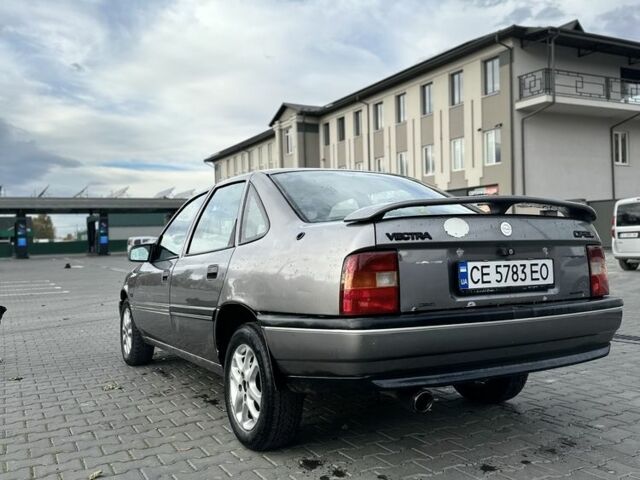 Опель Вектра 1989 у Чернівцях на Automoto.ua Сірий Опель Вектра, об'ємом двигуна 1.6 л та пробігом 260 тис. км за 1350 $, фото 4 на Automoto.ua