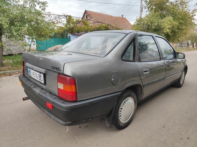 Опель Вектра 1989 в Николаеве на Automoto.ua Серый Опель Вектра, объемом двигателя 1.6 л и пробегом 300 тыс. км за 1300 $, фото 3 на Automoto.ua