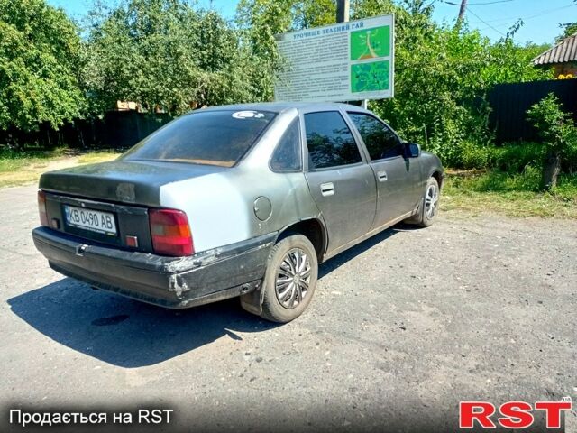 Серый Опель Вектра, объемом двигателя 1.8 л и пробегом 100 тыс. км за 550 $, фото 3 на Automoto.ua