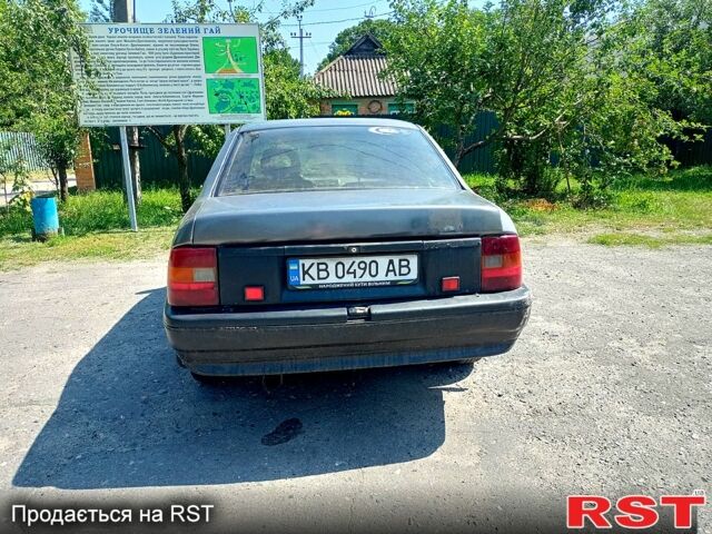 Серый Опель Вектра, объемом двигателя 1.8 л и пробегом 100 тыс. км за 550 $, фото 2 на Automoto.ua