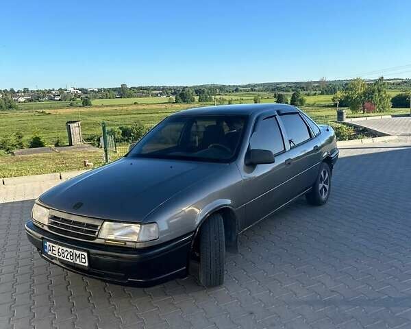 Сірий Опель Вектра, об'ємом двигуна 1.7 л та пробігом 280 тис. км за 1597 $, фото 10 на Automoto.ua