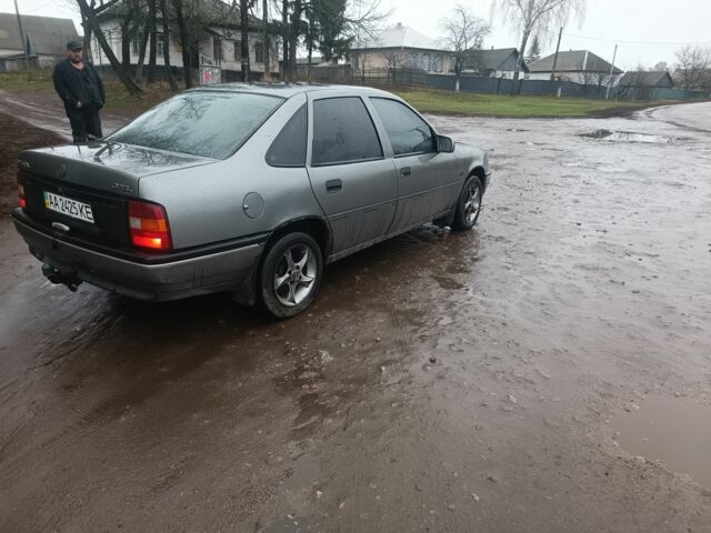 Серый Опель Вектра, объемом двигателя 2 л и пробегом 300 тыс. км за 1000 $, фото 2 на Automoto.ua