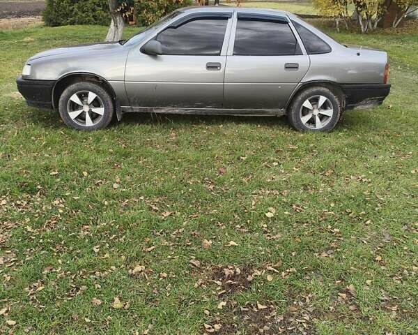 Сірий Опель Вектра, об'ємом двигуна 1.7 л та пробігом 334 тис. км за 800 $, фото 7 на Automoto.ua