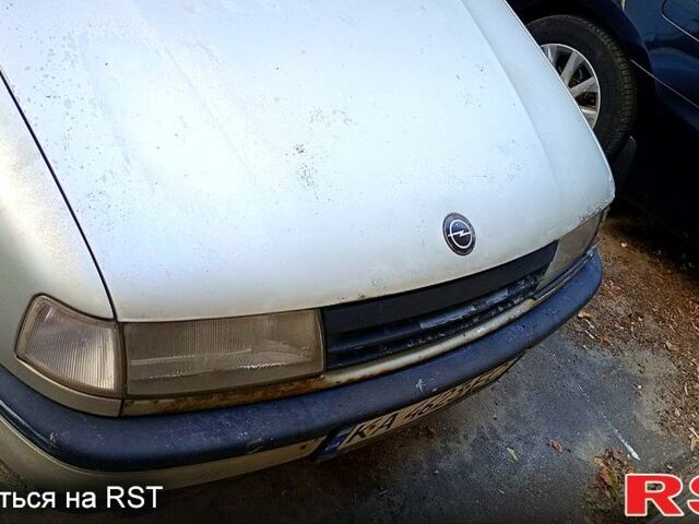 Серый Опель Вектра, объемом двигателя 1.8 л и пробегом 391 тыс. км за 700 $, фото 2 на Automoto.ua
