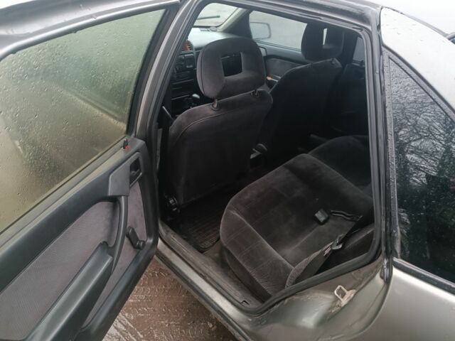 Серый Опель Вектра, объемом двигателя 2 л и пробегом 300 тыс. км за 1000 $, фото 5 на Automoto.ua