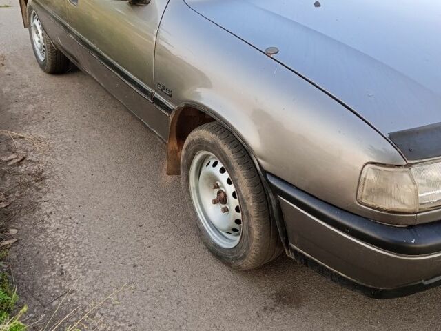 Сірий Опель Вектра, об'ємом двигуна 1.6 л та пробігом 300 тис. км за 1250 $, фото 1 на Automoto.ua