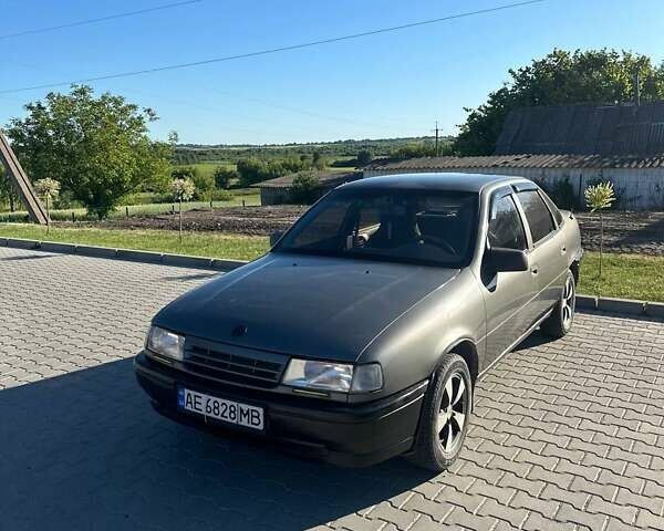 Сірий Опель Вектра, об'ємом двигуна 1.7 л та пробігом 280 тис. км за 1597 $, фото 7 на Automoto.ua