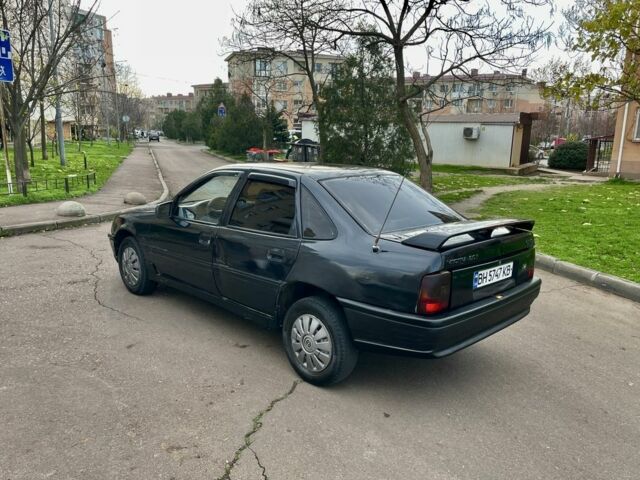 Сірий Опель Вектра, об'ємом двигуна 1.6 л та пробігом 300 тис. км за 820 $, фото 2 на Automoto.ua