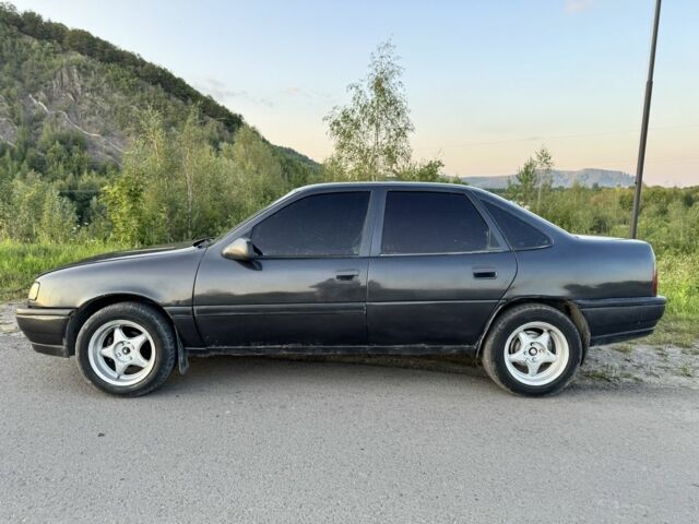 Серый Опель Вектра, объемом двигателя 1.8 л и пробегом 250 тыс. км за 1250 $, фото 3 на Automoto.ua