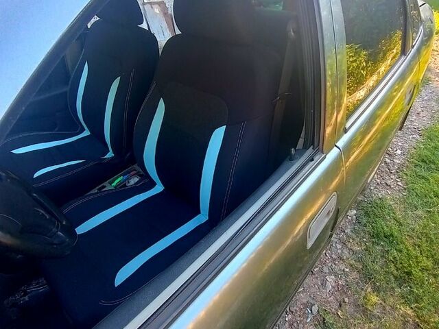 Серый Опель Вектра, объемом двигателя 20 л и пробегом 0 тыс. км за 1400 $, фото 4 на Automoto.ua