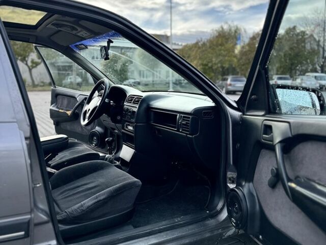 Опель Вектра 1989 у Чернівцях на Automoto.ua Сірий Опель Вектра, об'ємом двигуна 1.6 л та пробігом 260 тис. км за 1350 $, фото 7 на Automoto.ua