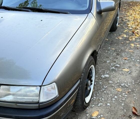 Серый Опель Вектра, объемом двигателя 1.6 л и пробегом 420 тыс. км за 1200 $, фото 2 на Automoto.ua