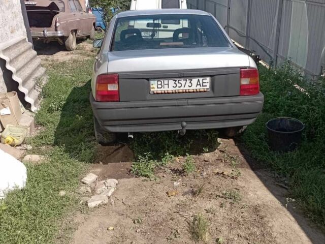 Серый Опель Вектра, объемом двигателя 2 л и пробегом 400 тыс. км за 750 $, фото 2 на Automoto.ua