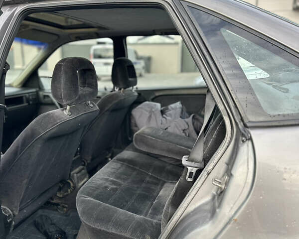 Опель Вектра 1989 у Чернівцях на Automoto.ua Сірий Опель Вектра, об'ємом двигуна 1.6 л та пробігом 265 тис. км за 1350 $, фото 8 на Automoto.ua