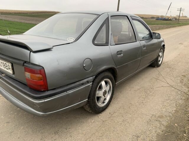 Серый Опель Вектра, объемом двигателя 1.6 л и пробегом 280 тыс. км за 920 $, фото 3 на Automoto.ua